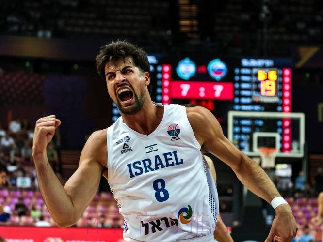 克林根谈阿夫迪亚脑后传球:他有时会这样做,我预判到了 克林根谈阿夫迪亚脑后传球:他有时会这样做,我预判到了